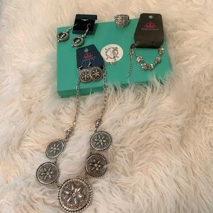 Beautiful New 5 pc set in silver